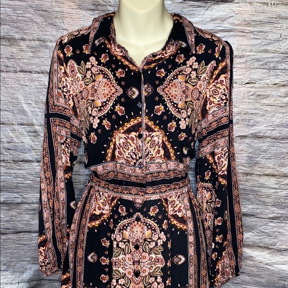 Avenue Long Sleeve Button Down Paisley Print Dress With Pockets - Picture 4 of 8